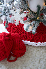 Load image into Gallery viewer, Cozy Christmas Tree Skirt - Chunky Yarn
