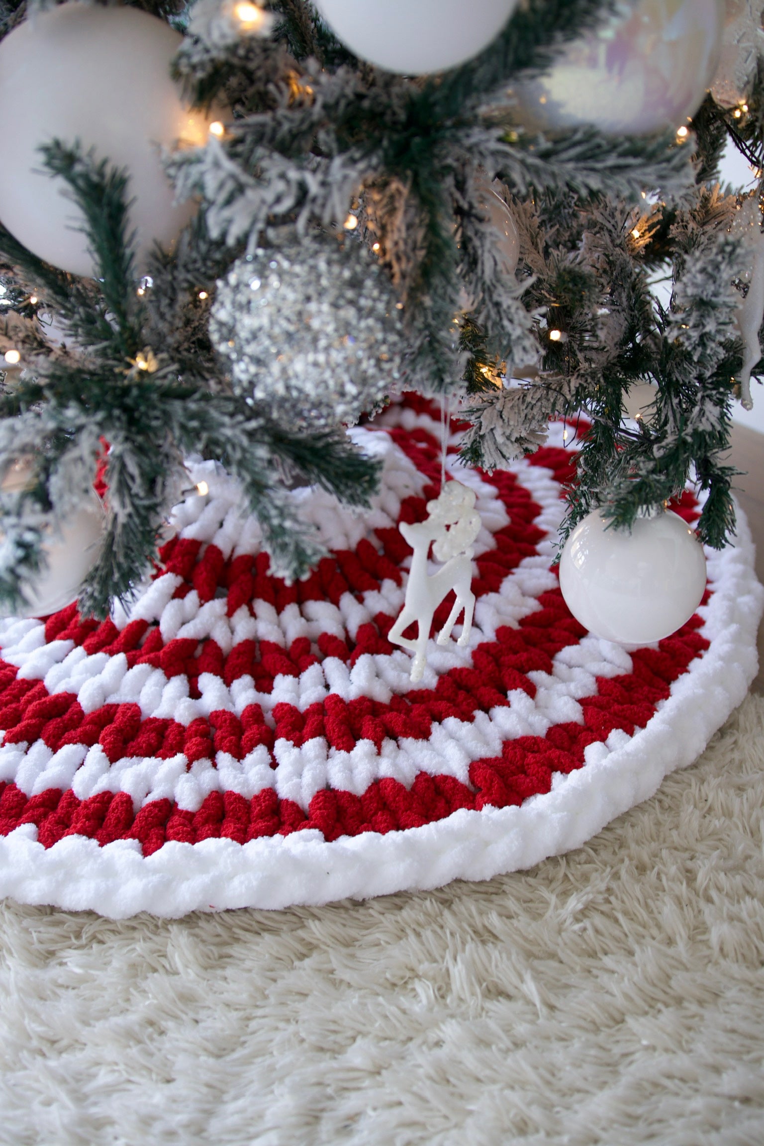 Cozy Christmas Tree Skirt - Chunky Yarn