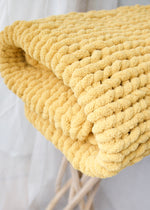 Load image into Gallery viewer, Cozy Throw Blanket - Chunky Yarn
