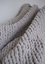 Load image into Gallery viewer, Cozy Throw Blanket - Chunky Yarn
